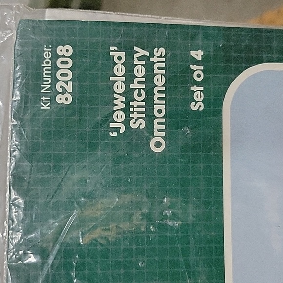 Bucilla Kit #82008, Fantasy Friends, Jeweled Stitchery Ornaments, Christmas - Picture 4 of 10